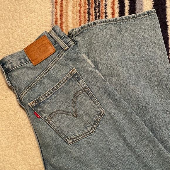 Levi’s Ribcage Wide Leg Jeans - Picture 6 of 8